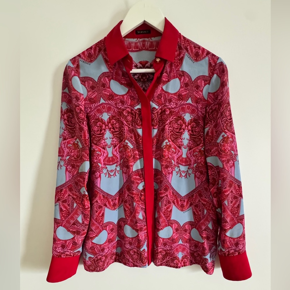VERSACE 2018 Runway silk red and blue baroque barocco print Medusa shirt IT 38
